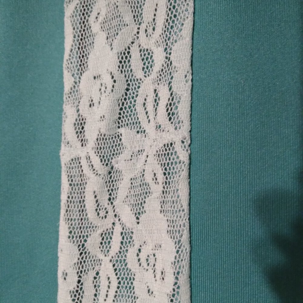 NWOT - Teal, Capri-Length Leggings - Stretch Lace on Side - Junior's Size S